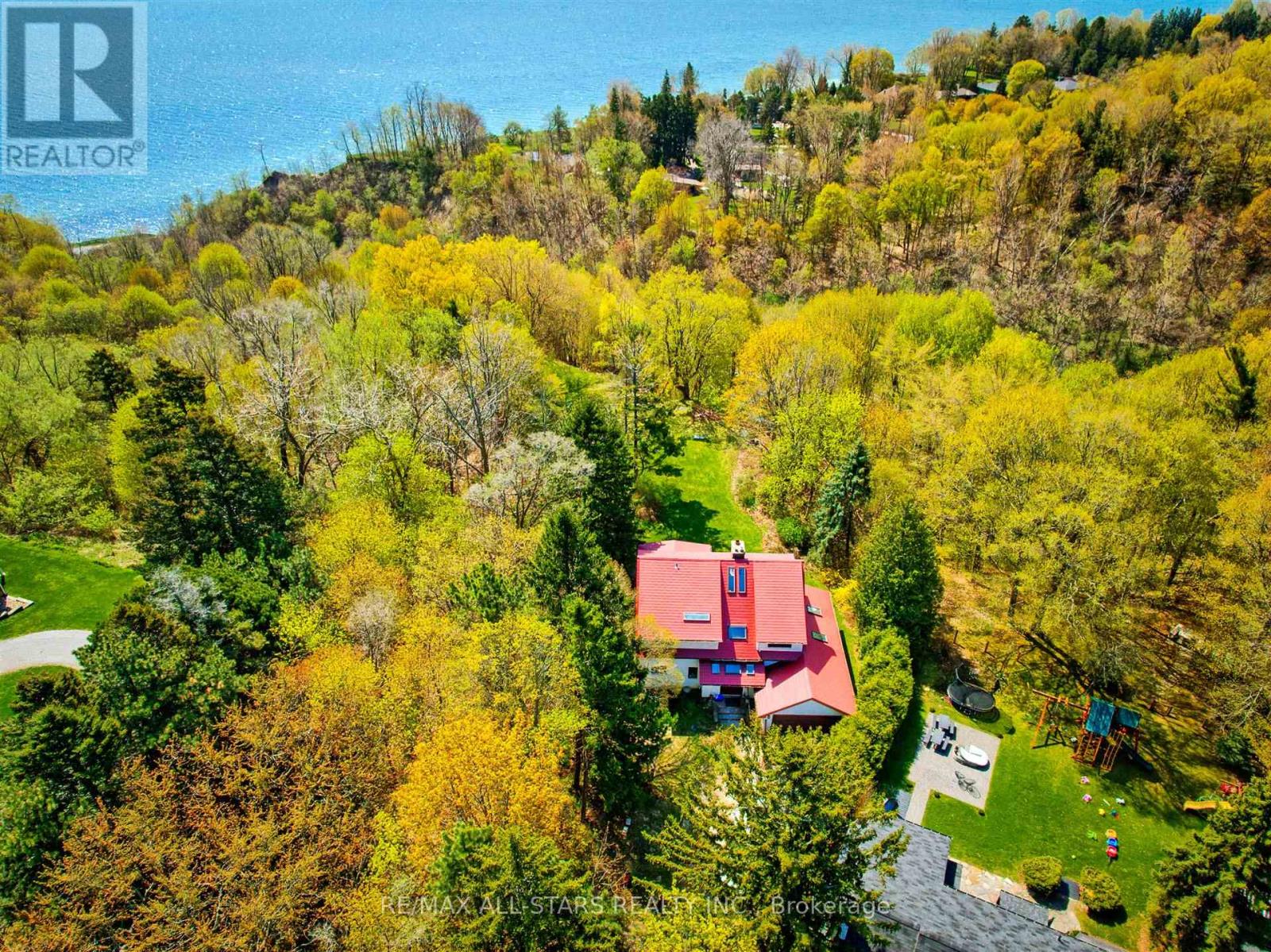 33 BELLEHAVEN CRESCENT