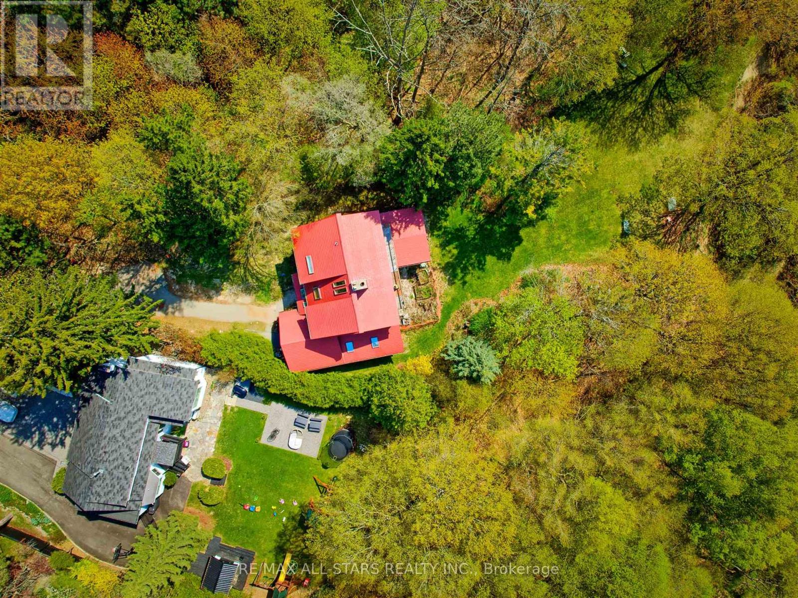 33 BELLEHAVEN CRESCENT