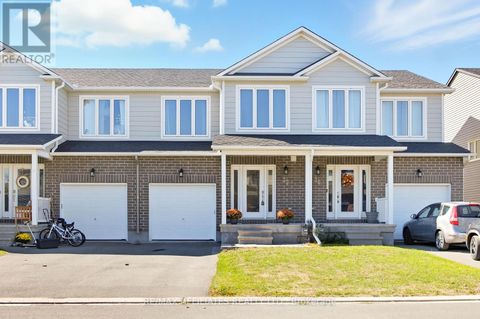 32 CODE CRESCENT Carleton Place ON K7C4J7