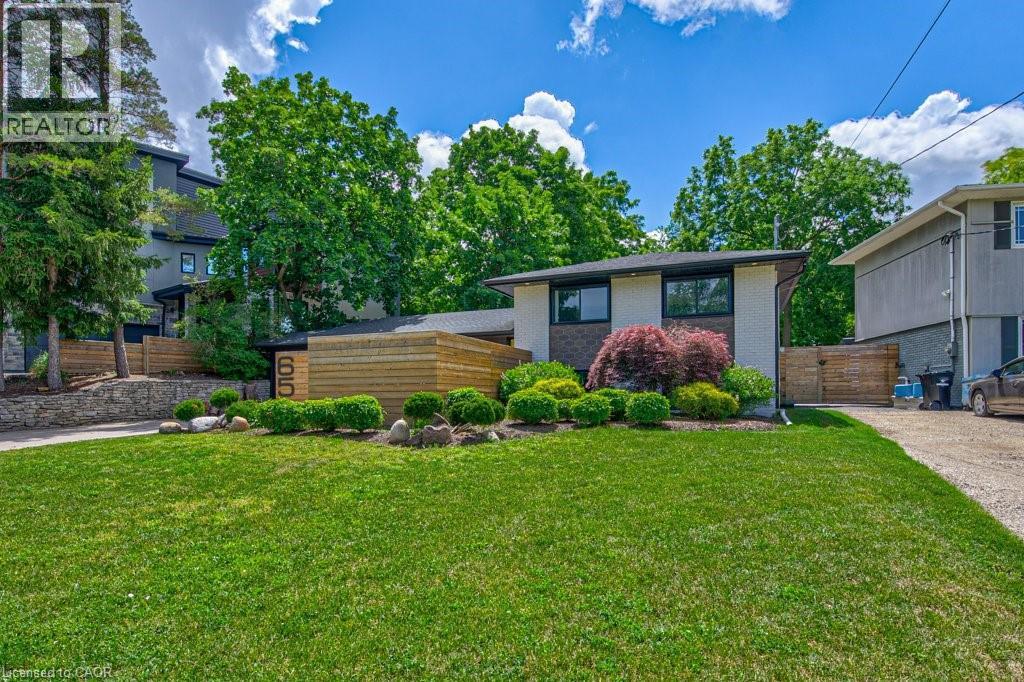 65 LANG Crescent