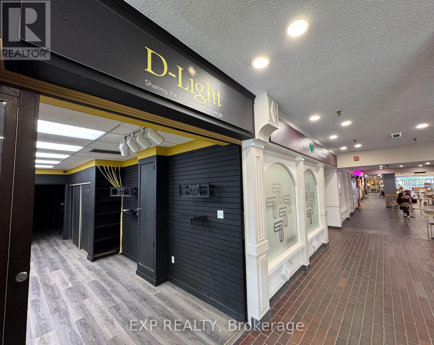 15 - 301 OXFORD STREET W