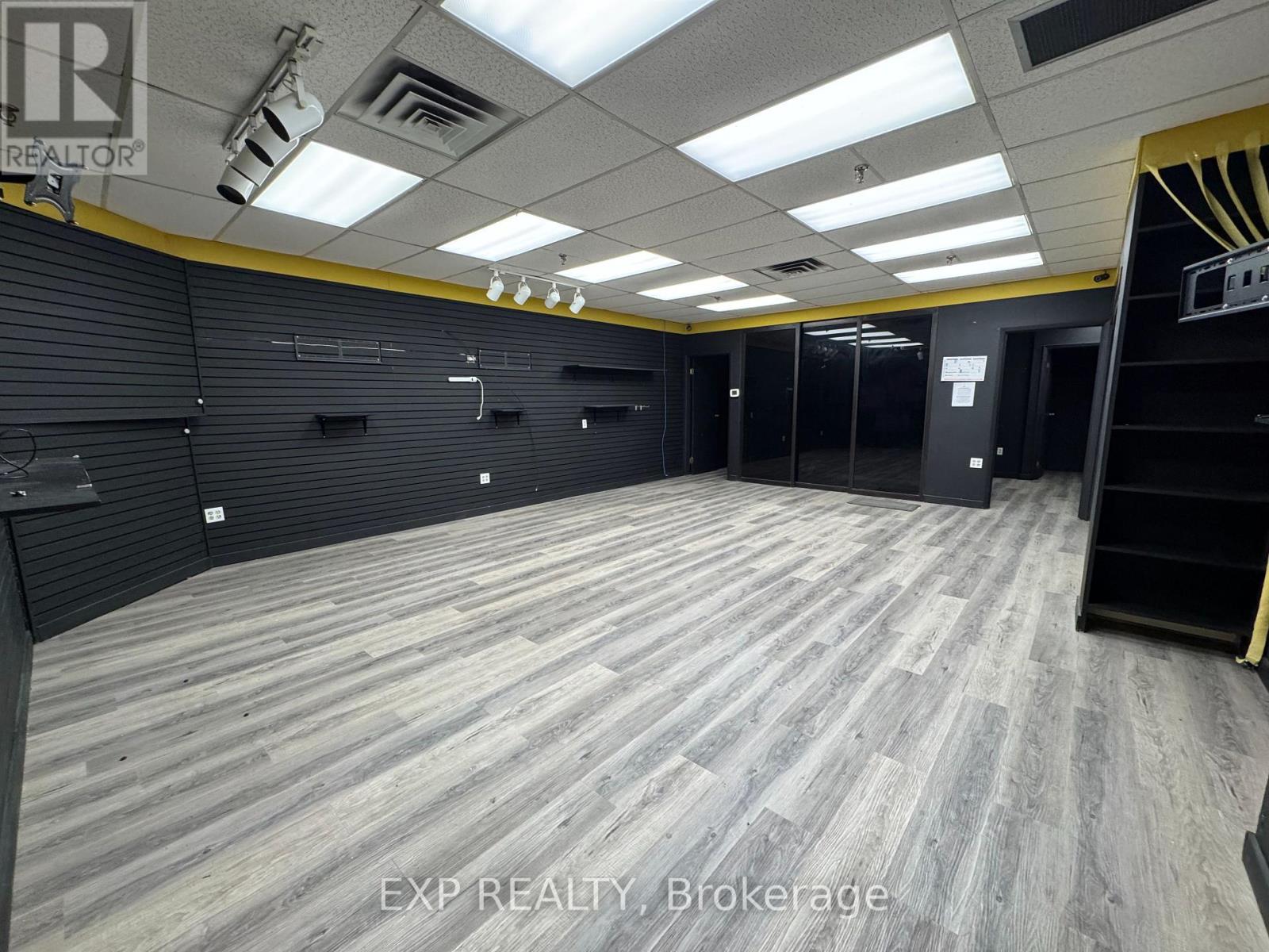 15 - 301 OXFORD STREET W