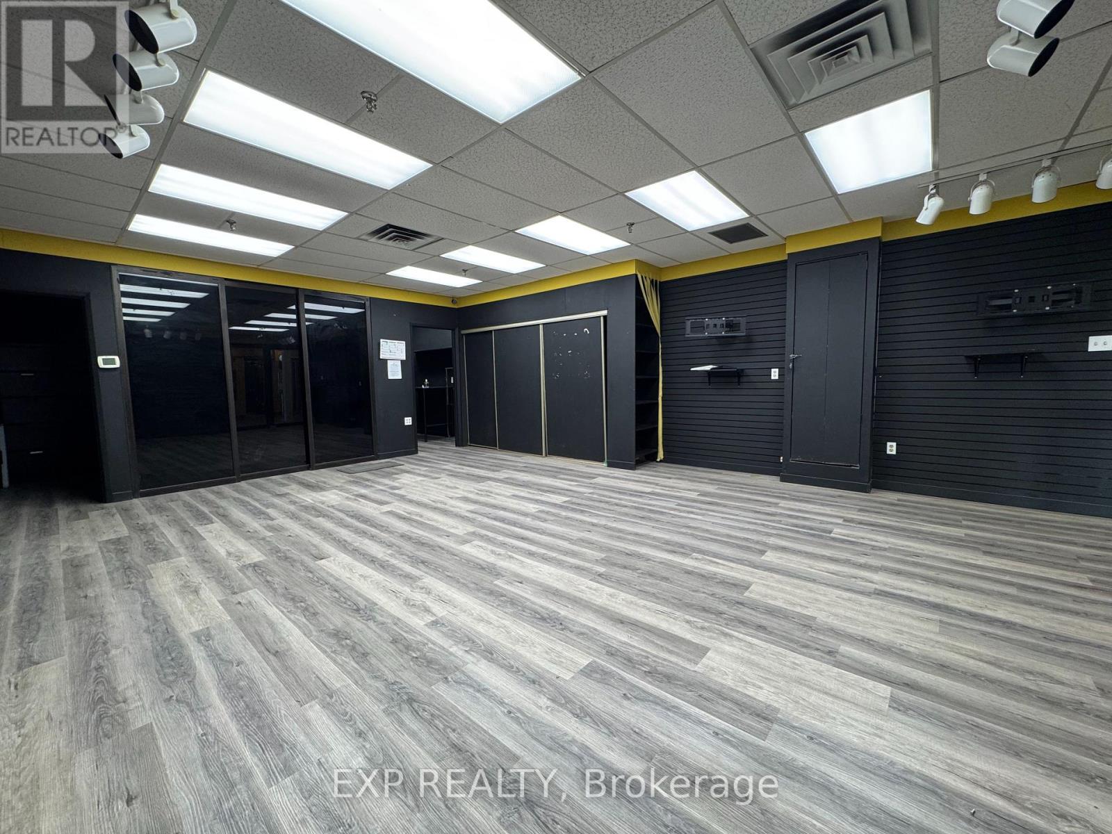 15 - 301 OXFORD STREET W