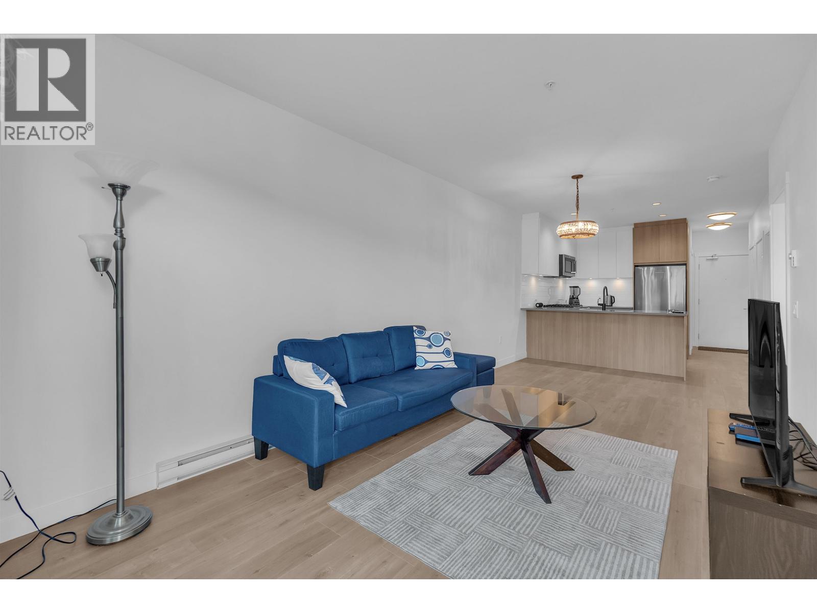 212 707 COMO LAKE AVENUE