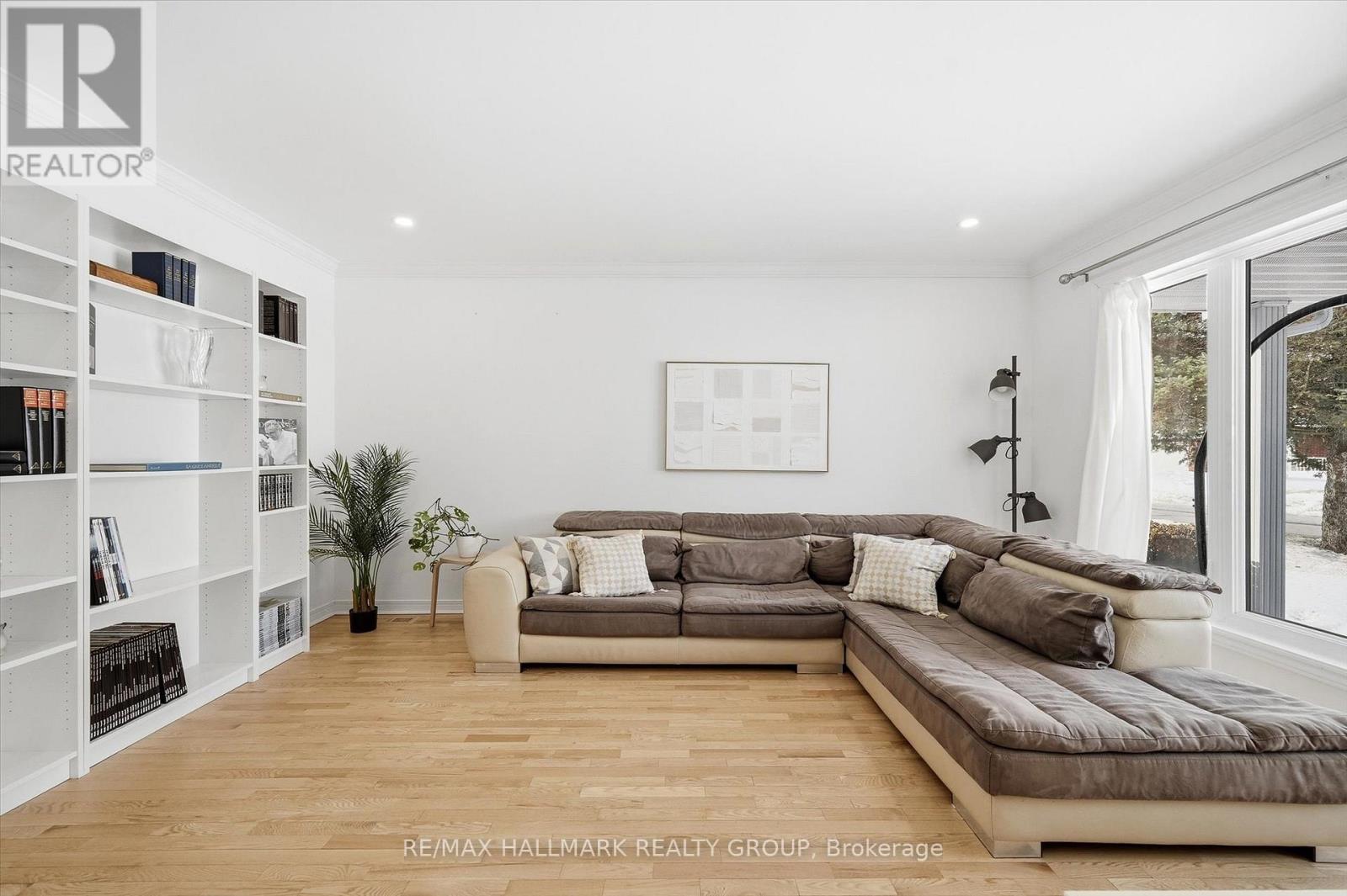 1660 COUNTRY WALK DRIVE