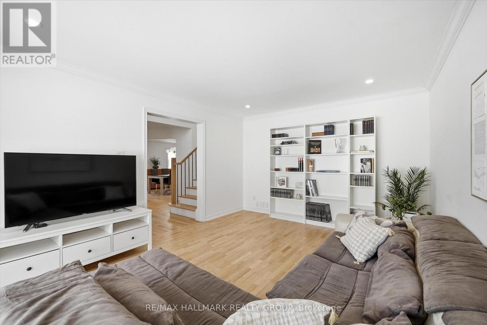 1660 COUNTRY WALK DRIVE