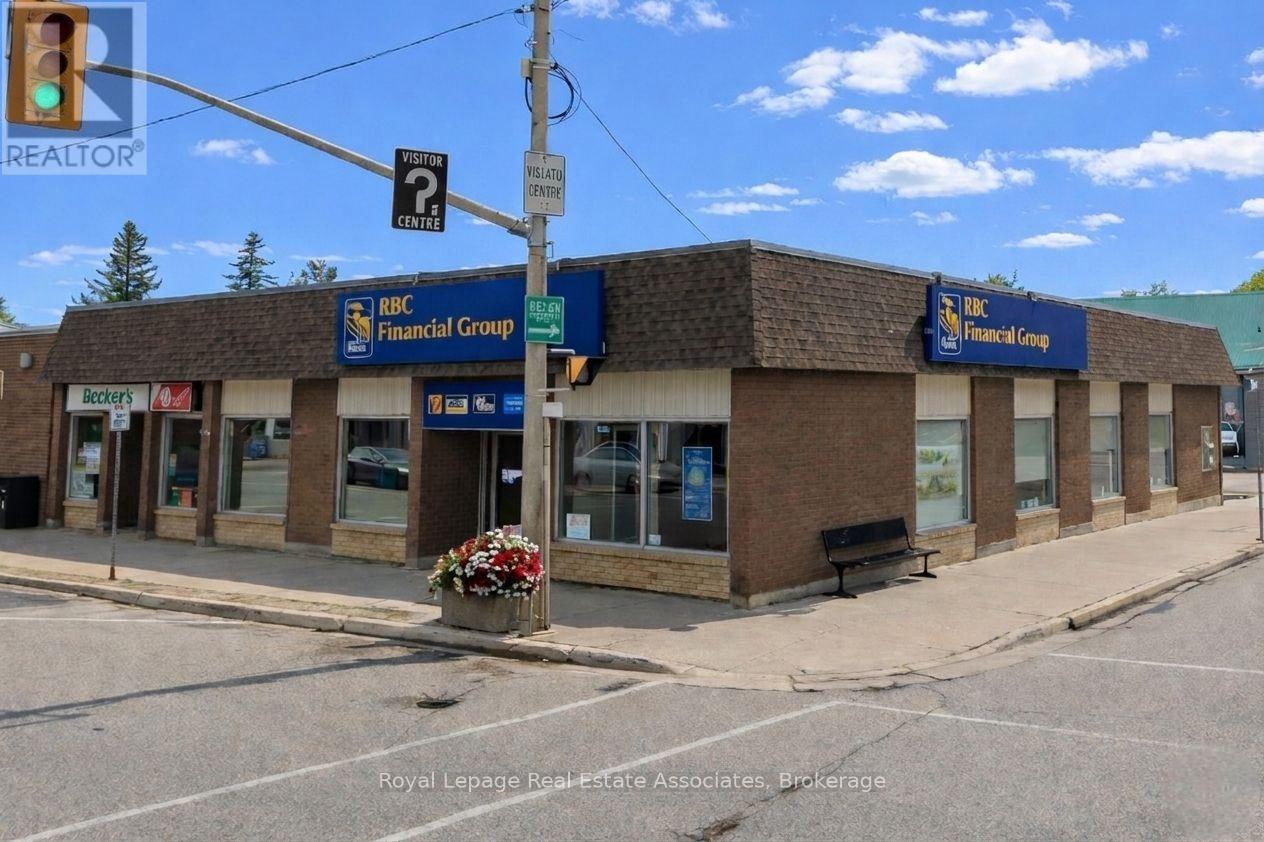 108 GARAFRAXA STREET S