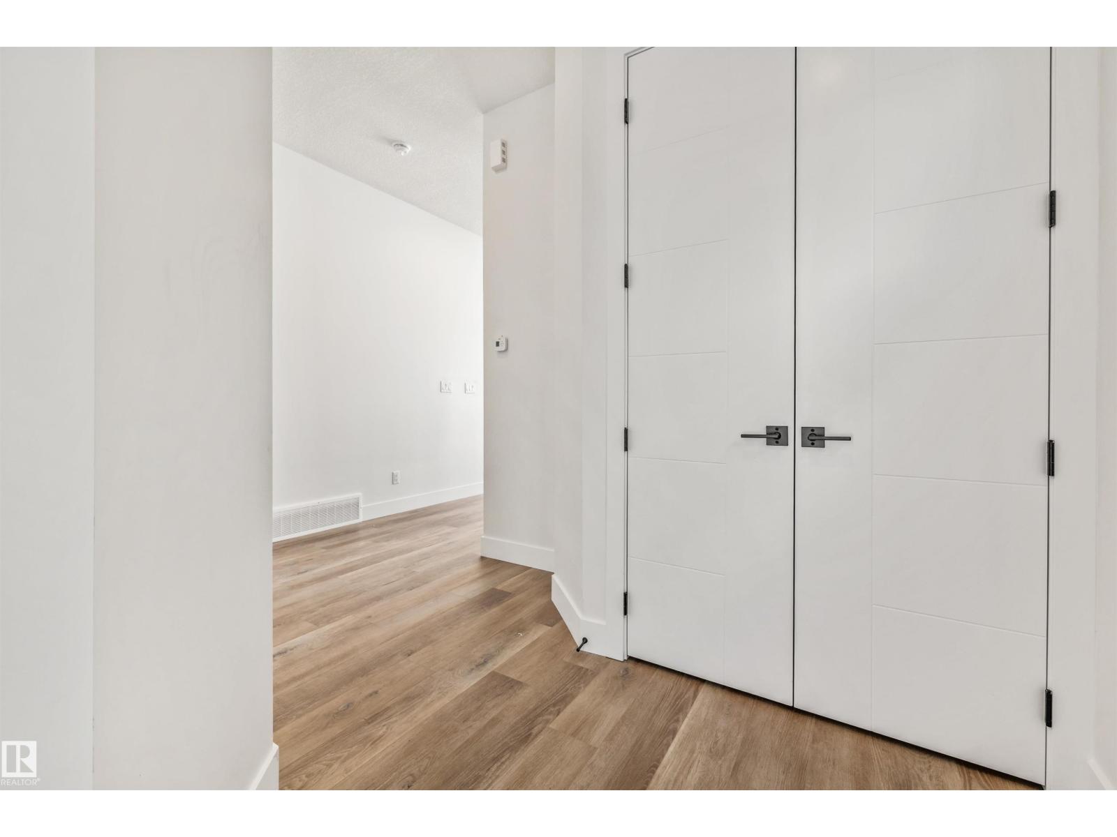 21 Sorel AV