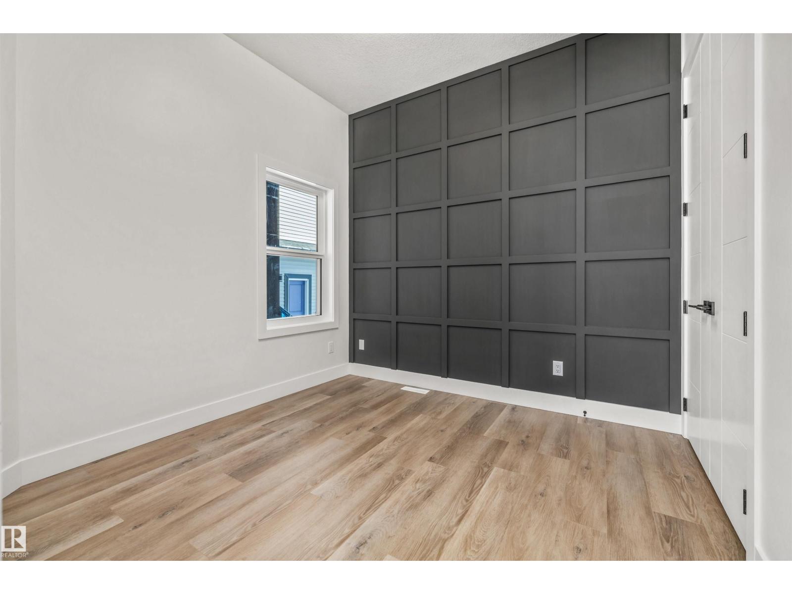 21 Sorel AV