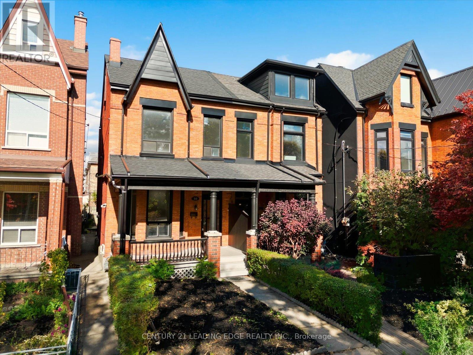 Photo 1 of 50 — 30 ULSTER STREET, Toronto (University), ON M5S1E3