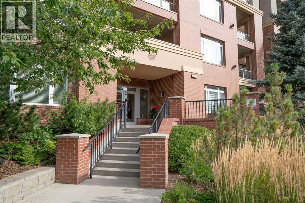 3803, 24 Hemlock Crescent SW