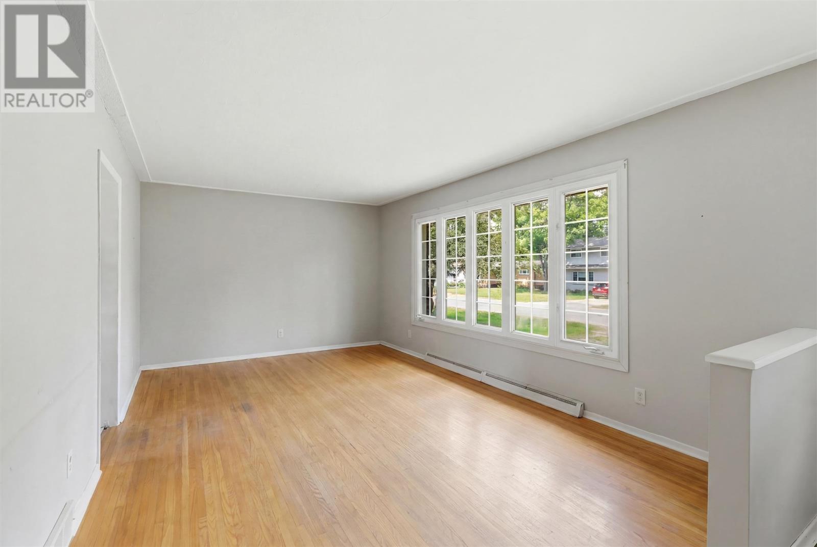 27 Northwood ST