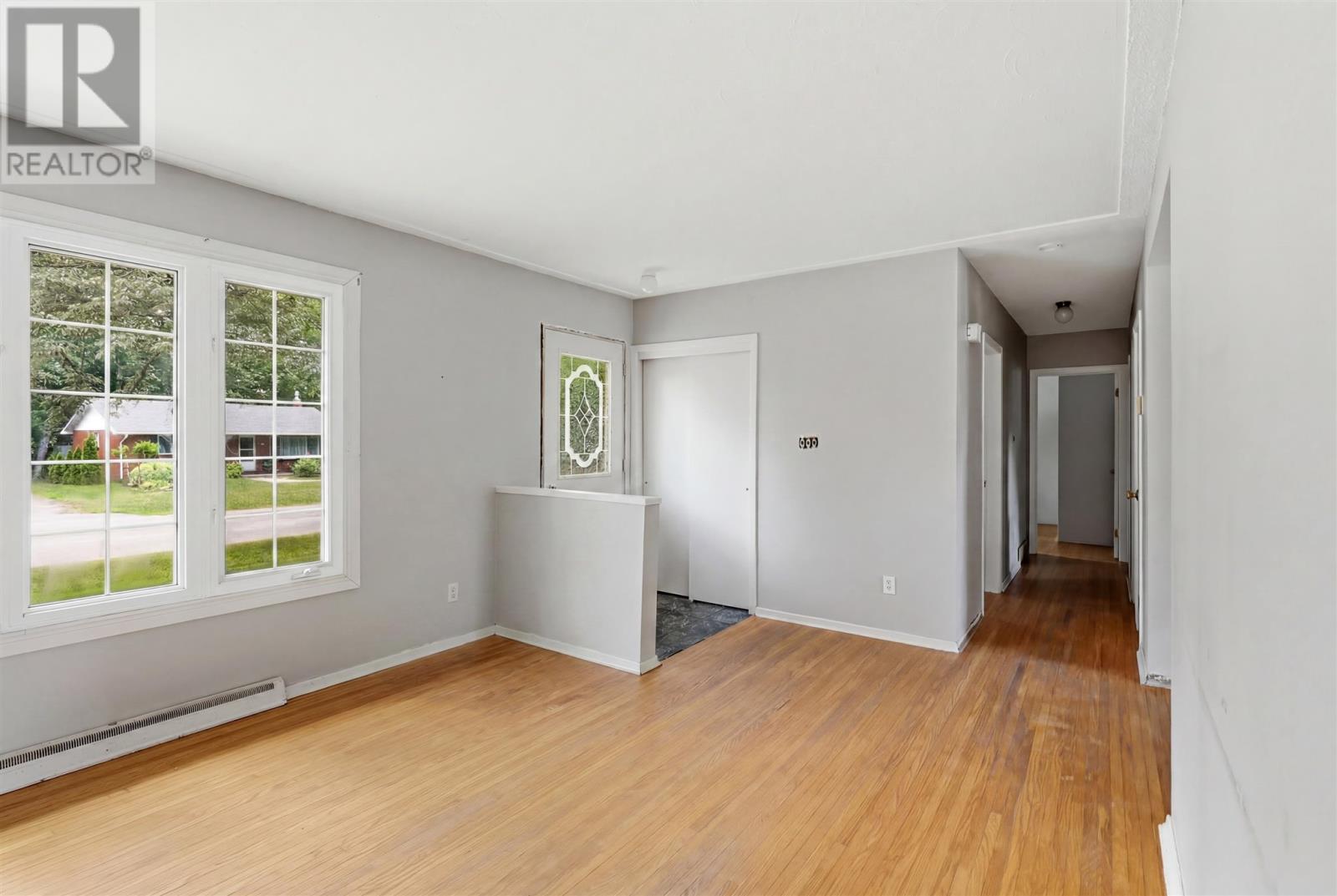 27 Northwood ST