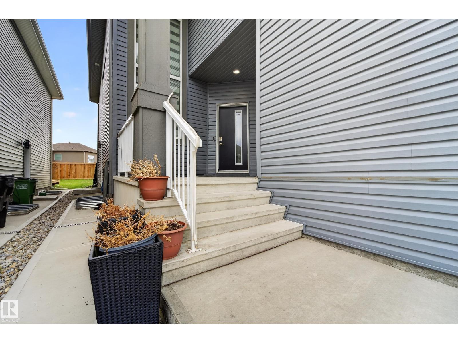 1231 26 ST NW