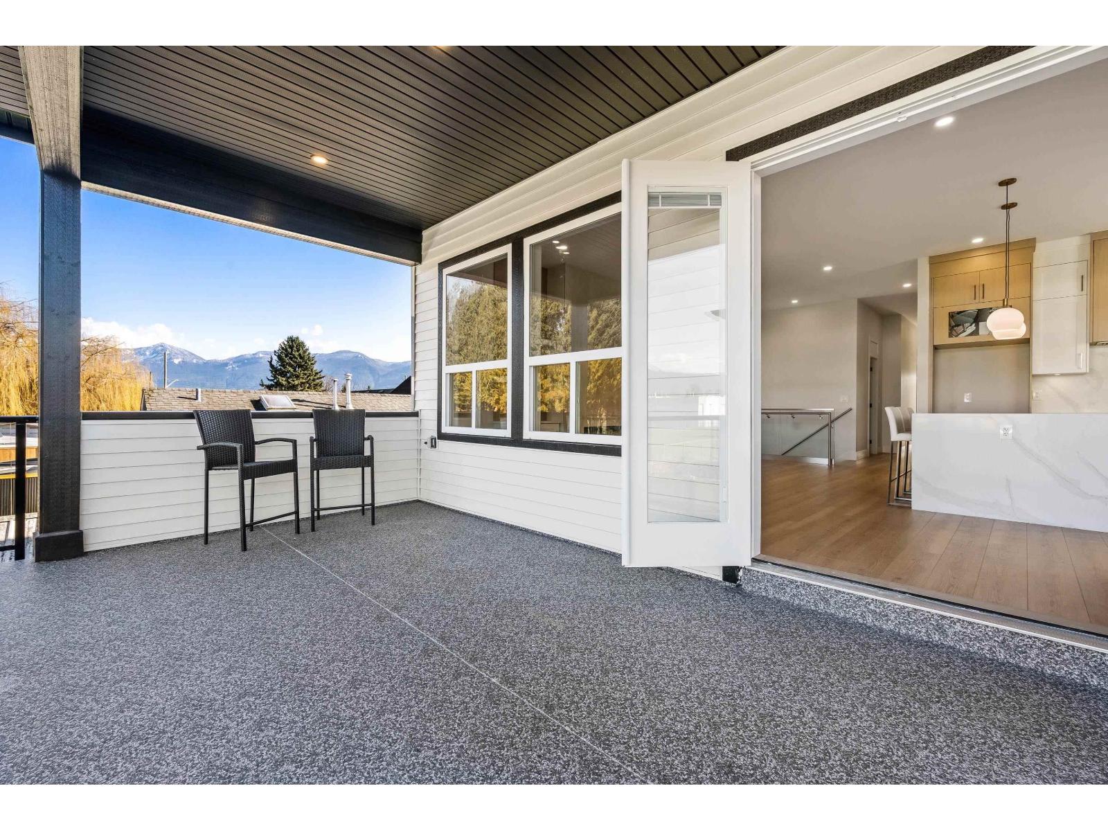 46347 MAPLE AVENUE|Chilliwack Proper East