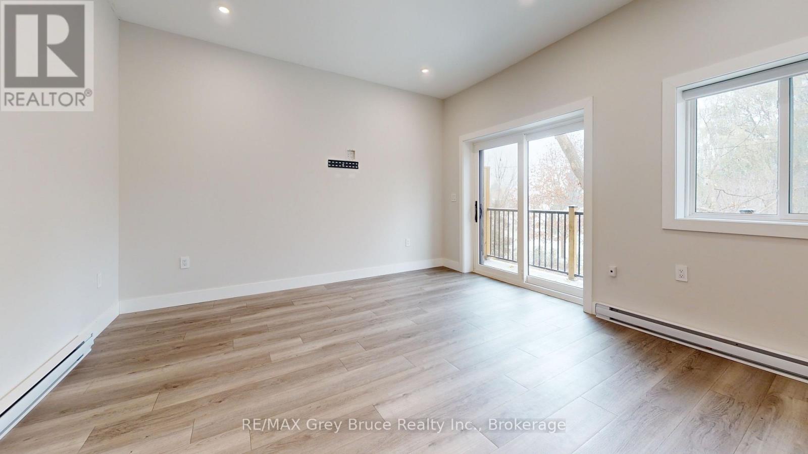 UNIT 5 - 39 1ST AVENUE S