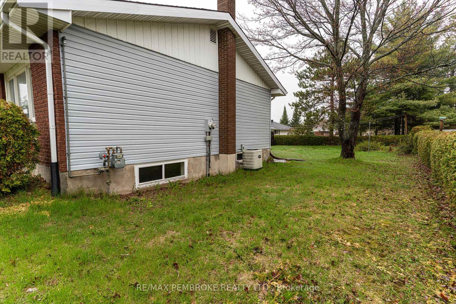 2 SILKE DRIVE