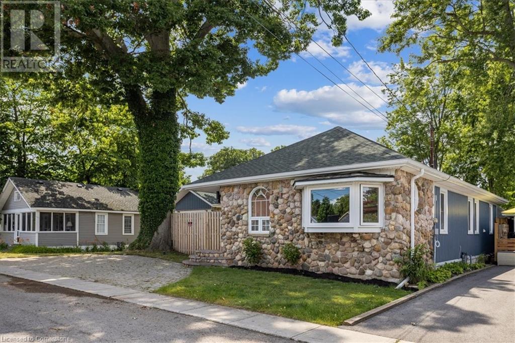 381 MAPLEWOOD Avenue