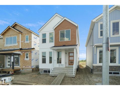 29 FICUS WY Fort Saskatchewan AB T8L4M1