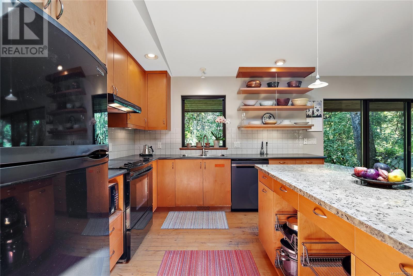 295 Viaduct Ave W