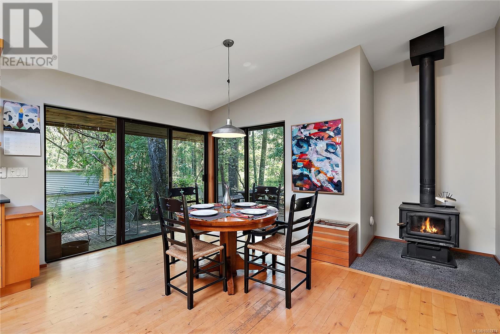 295 Viaduct Ave W