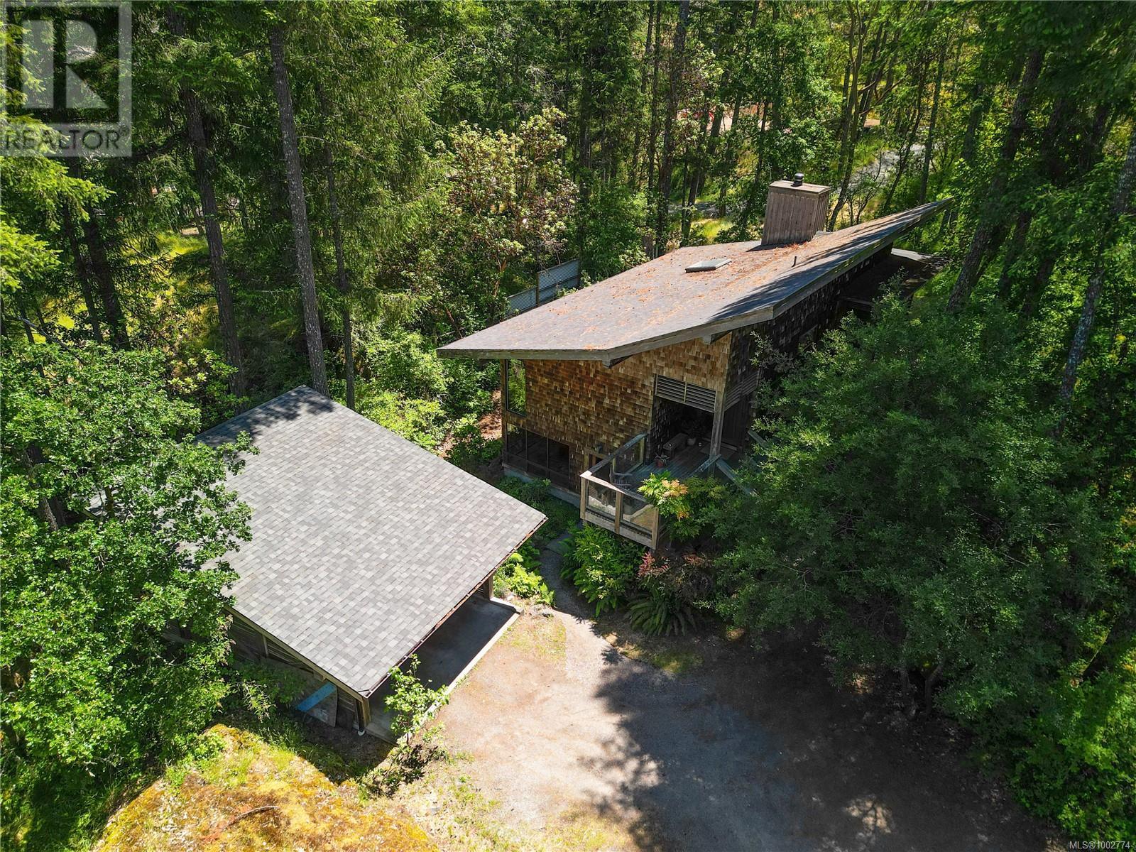 295 Viaduct Ave W