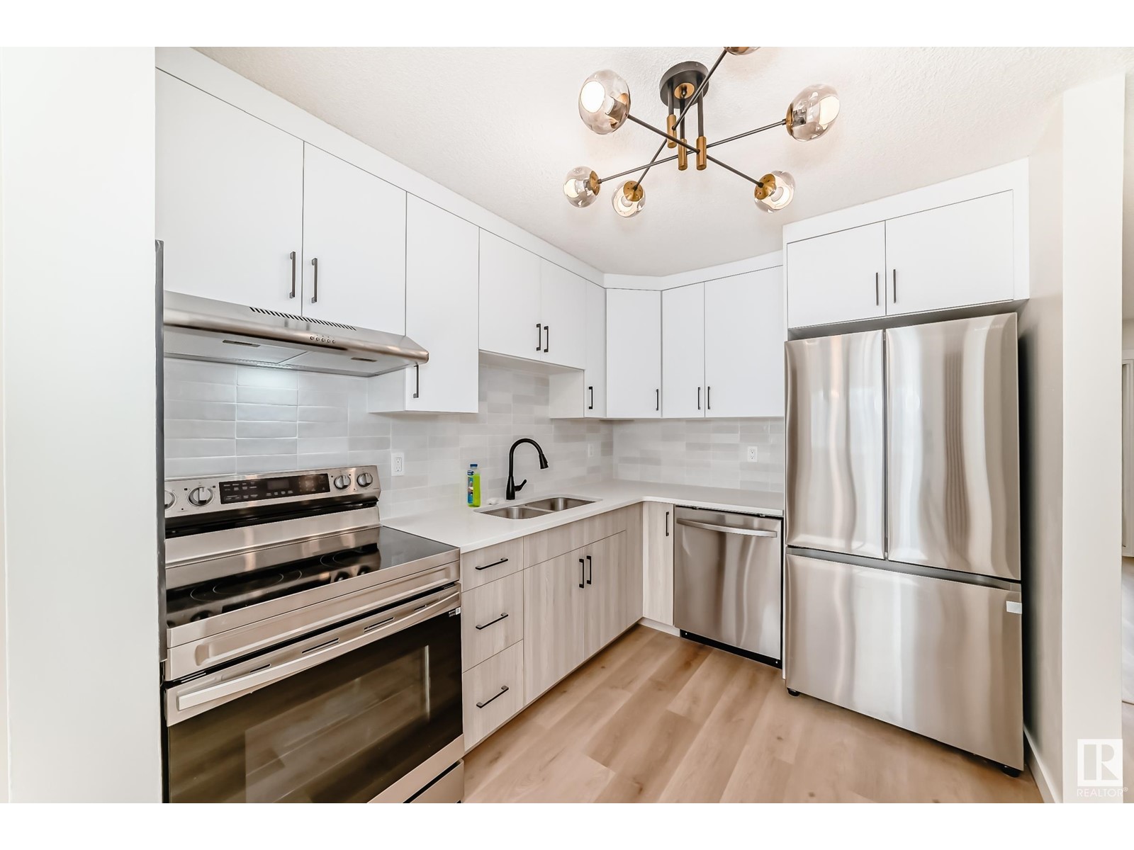 14233 23 ST NW