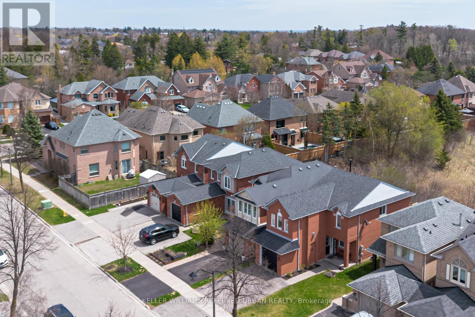105 WHITE PINE CRESCENT