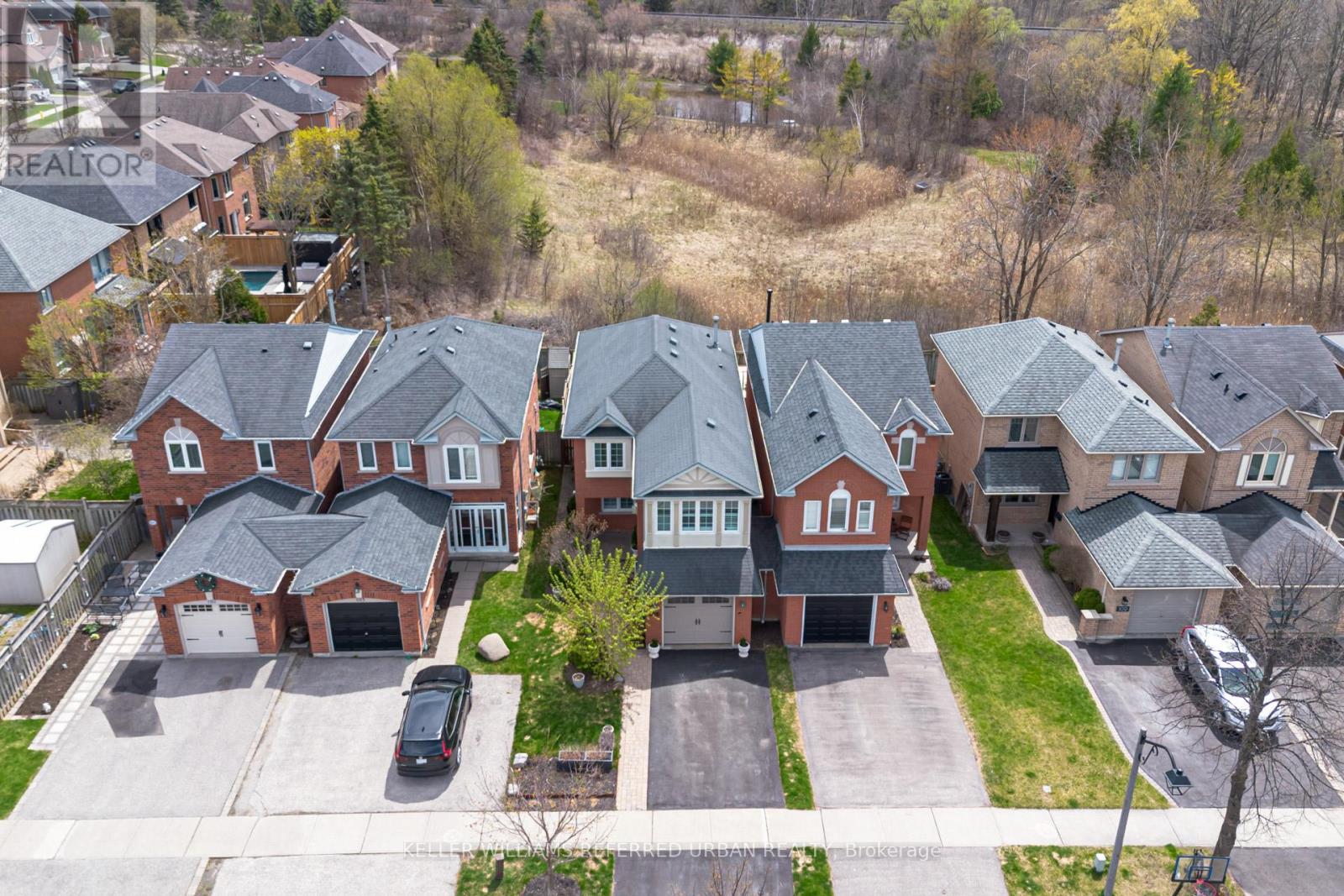 105 WHITE PINE CRESCENT