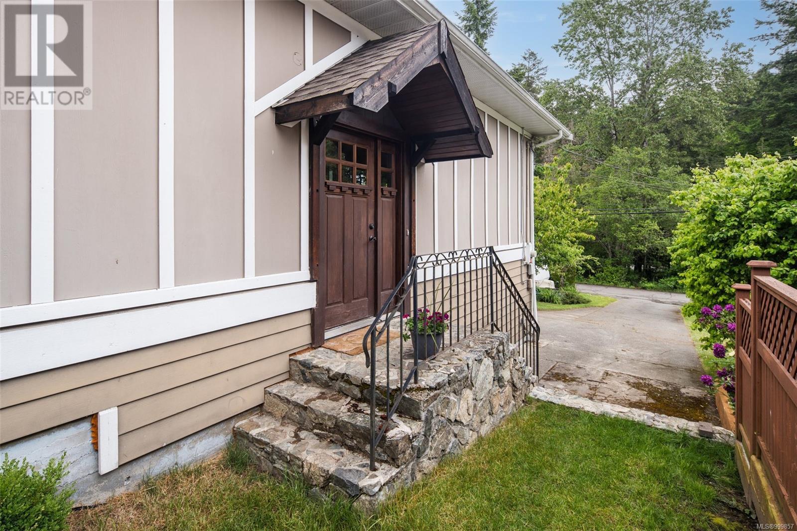 4518 Hughes Rd