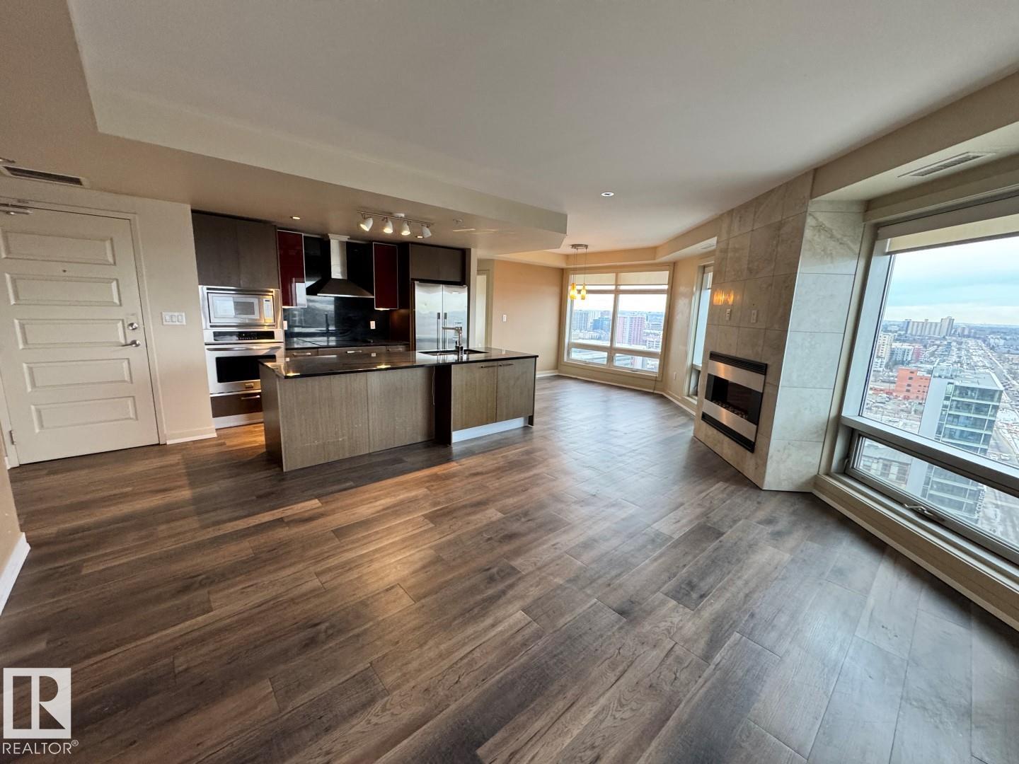 #1804 10388 105 ST NW
