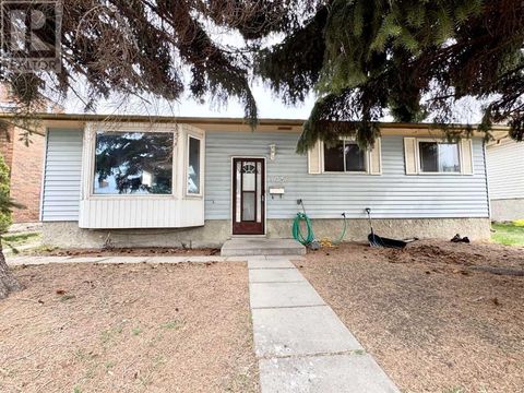 1736 41 Street NE Calgary AB T1Y2L5