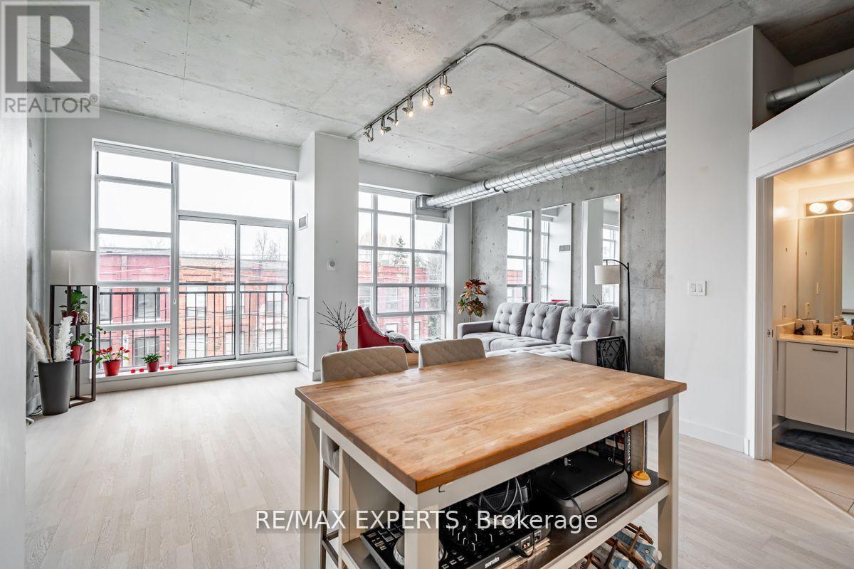 411 - 955 QUEEN STREET W