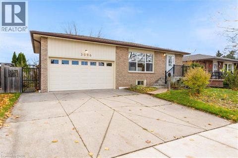 3096 PALMER Drive Burlington ON L7M1S9