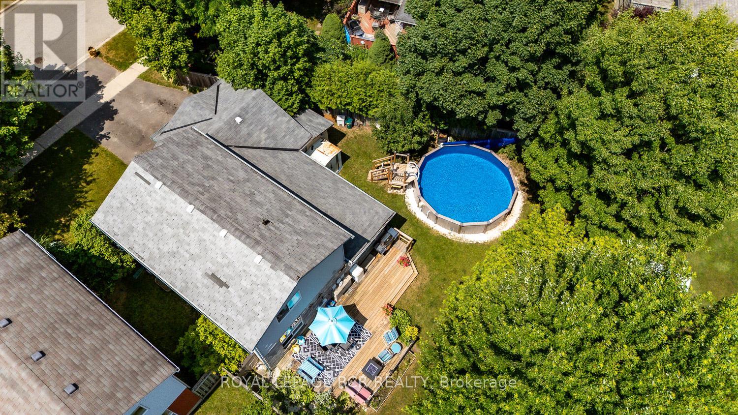 252 ELMWOOD CRESCENT