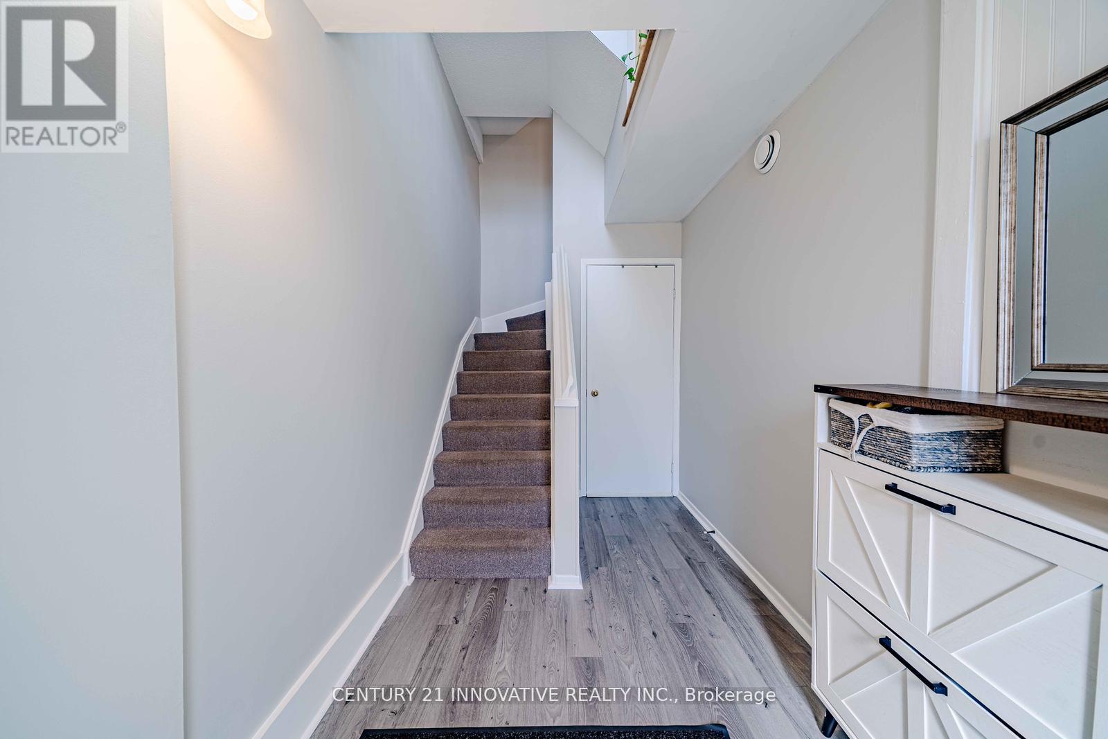 35 THE BRIDLE PATH