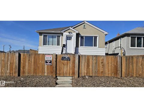11702 79 ST NW NW Edmonton AB T5B2K7