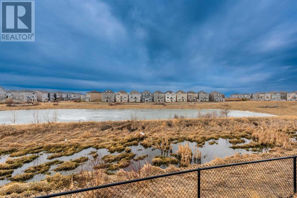 205 Carringvue Manor NW