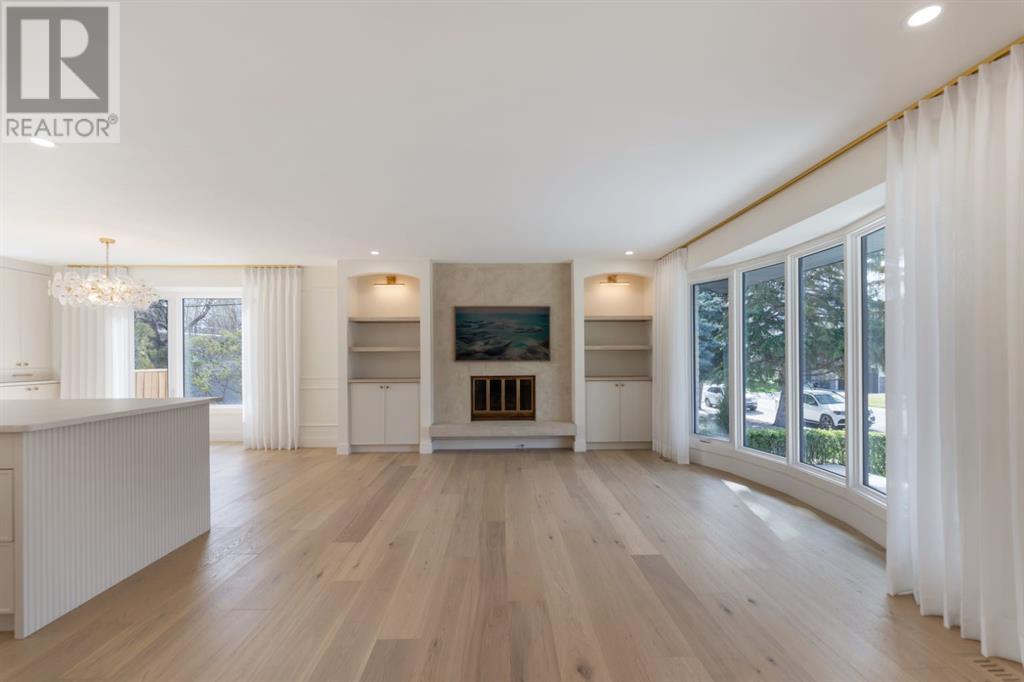 2756 Lionel Crescent SW