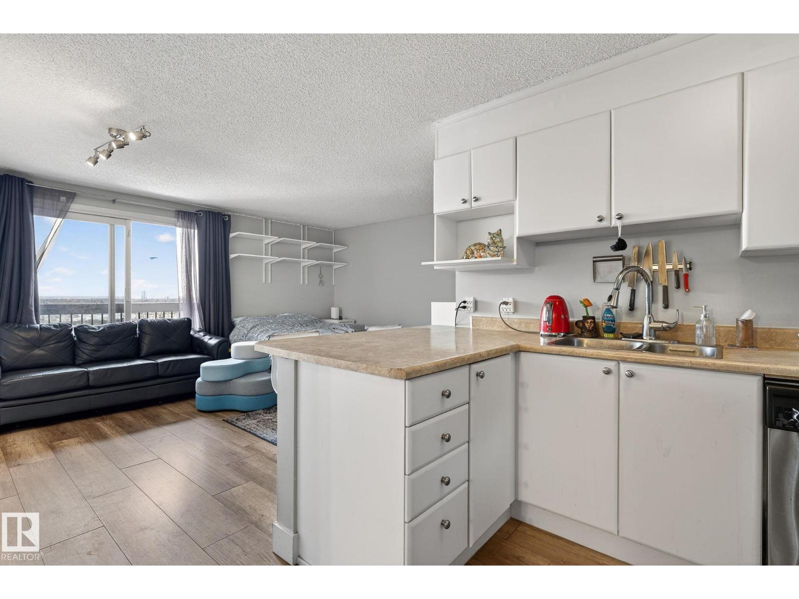 #1203 9715 110 ST NW