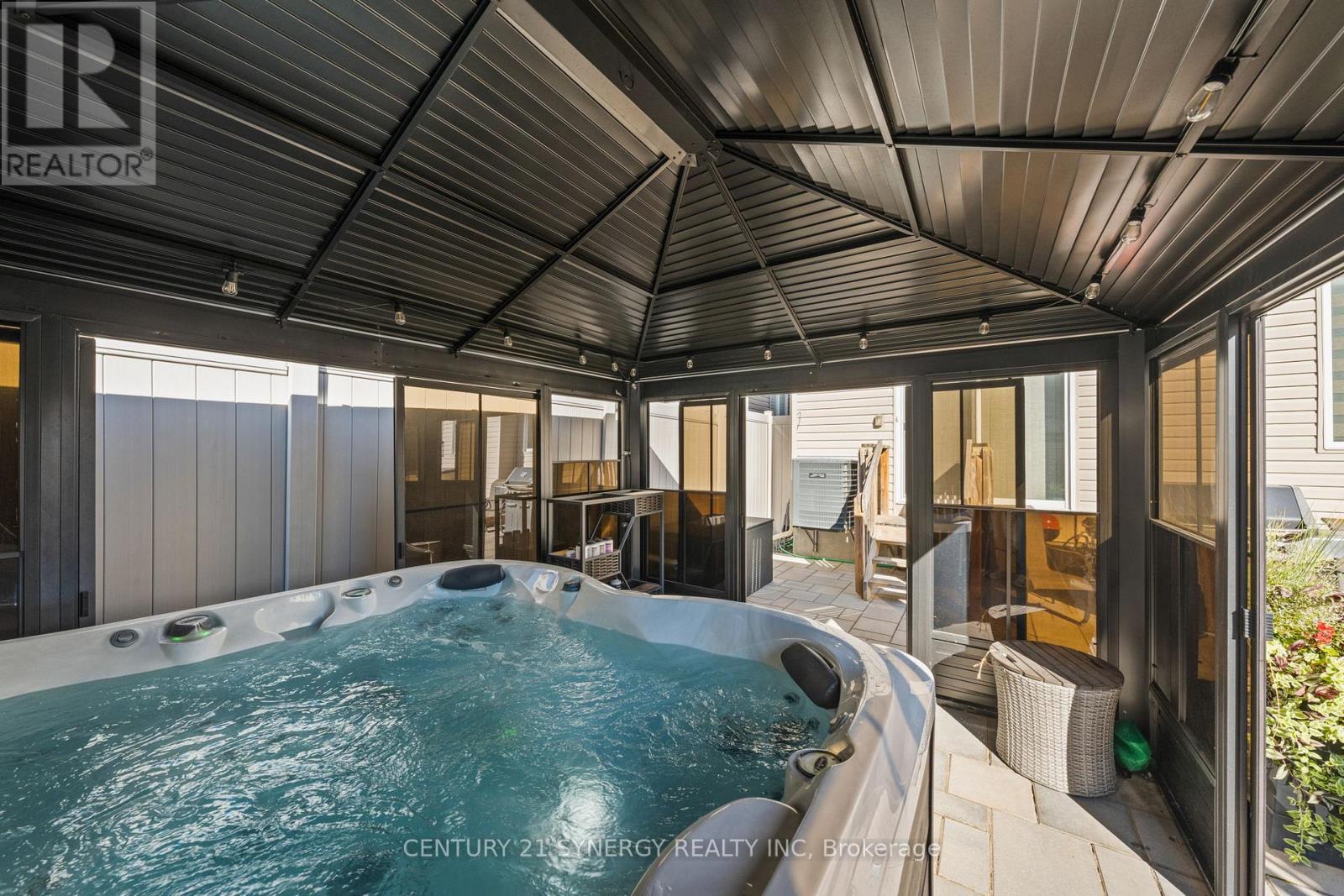 53 BODDINGTON STREET