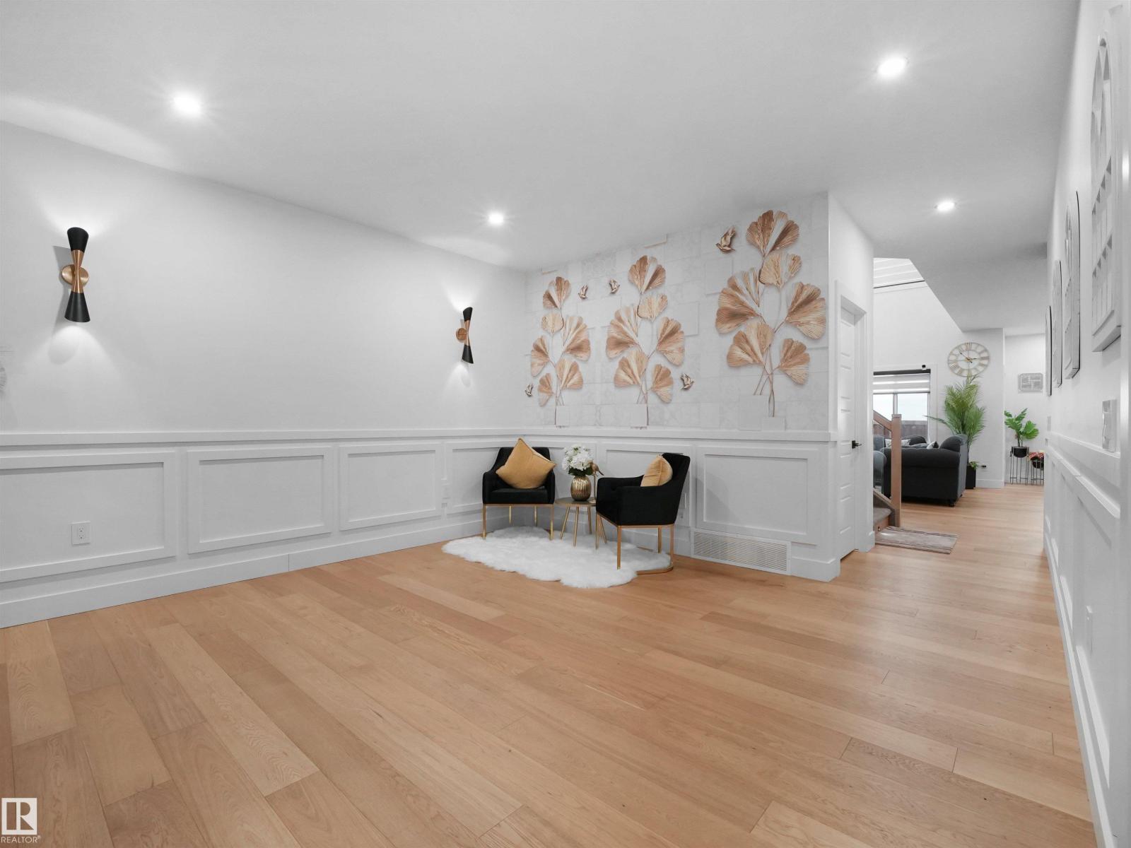 2928 1 AV SW