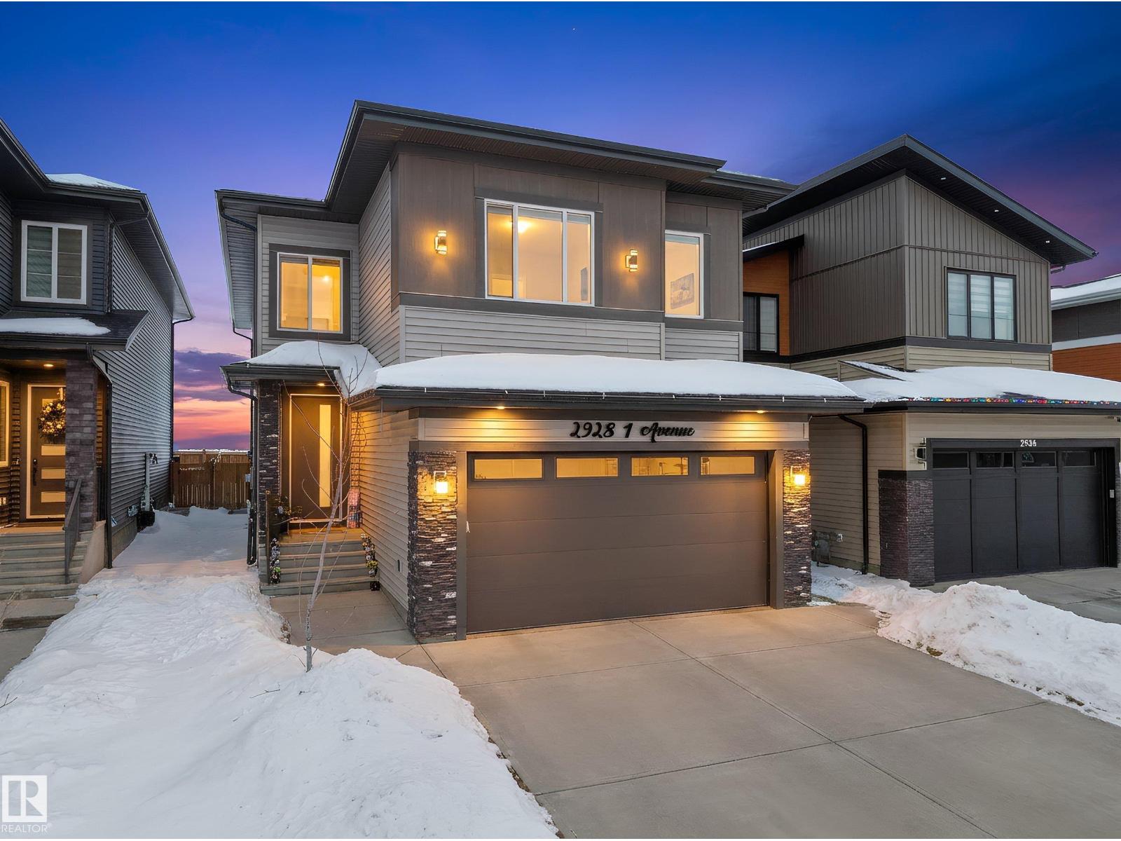 2928 1 AV SW
