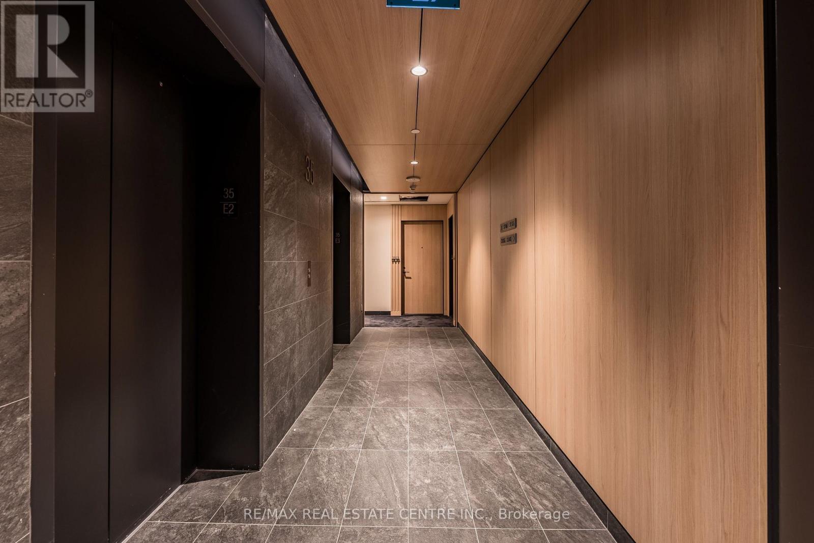 3504 - 15 MERCER STREET