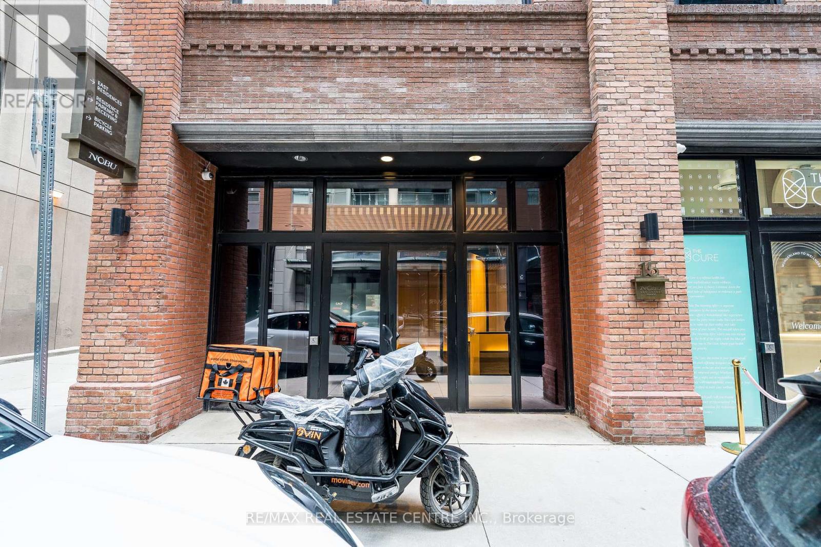 3504 - 15 MERCER STREET