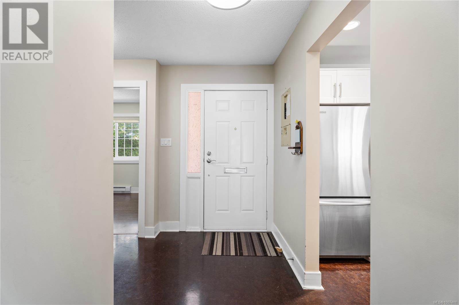 3693 1507 QUEENSBURY Ave