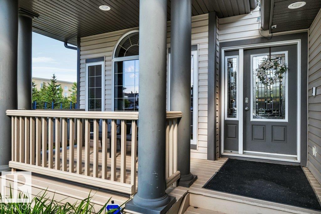 48 LAMPLIGHT DR