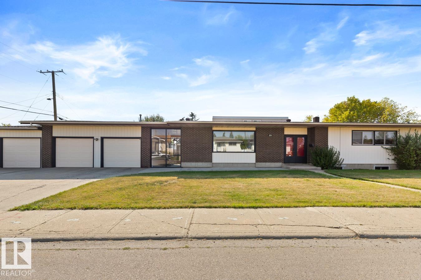 8007 128 AV NW