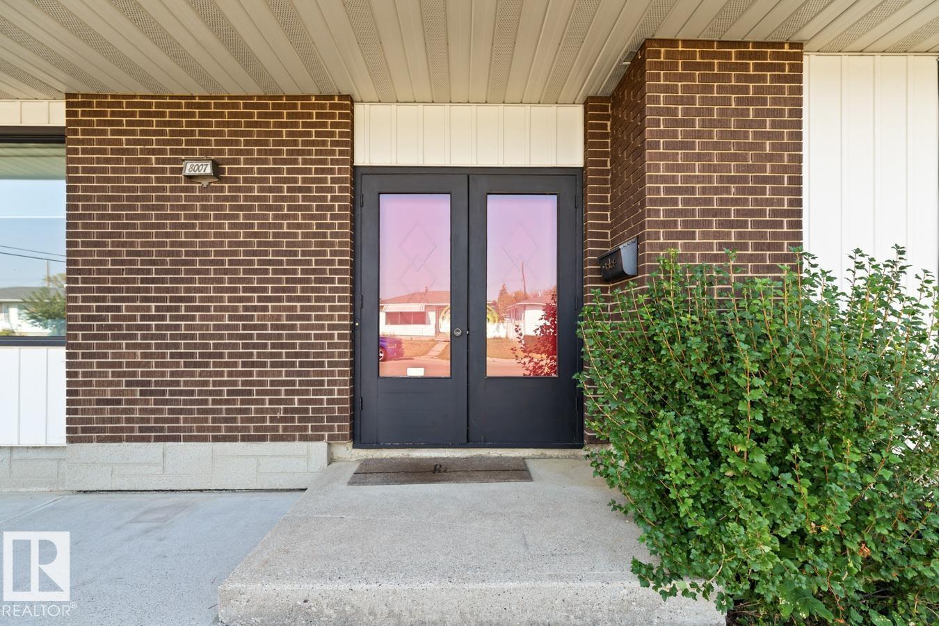 8007 128 AV NW