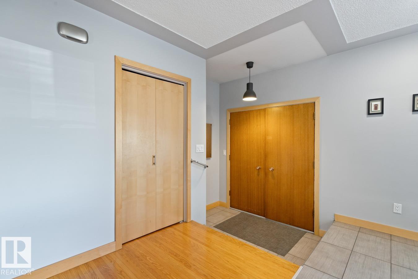 8007 128 AV NW